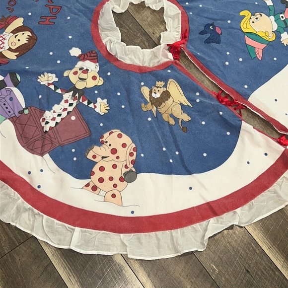 CVS vtg Rudolph the Red Nose reindeer & Island of Misfits Christmas tree skirt - Picture 6 of 15